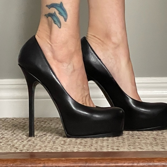 YSl Tribute Pumps - Picture 6 of 7